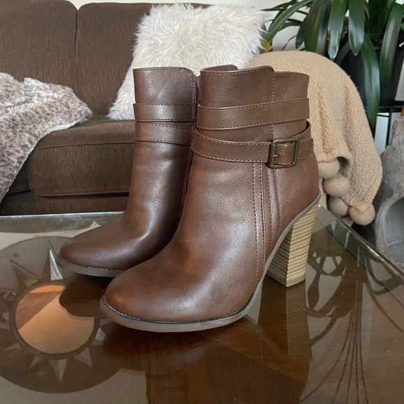 🔸 George 🔸 brown heeled booties - Picture 2 of 8